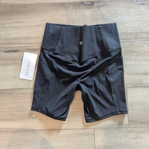 NWT Athleta Salutation Stash 7" Black Shorts